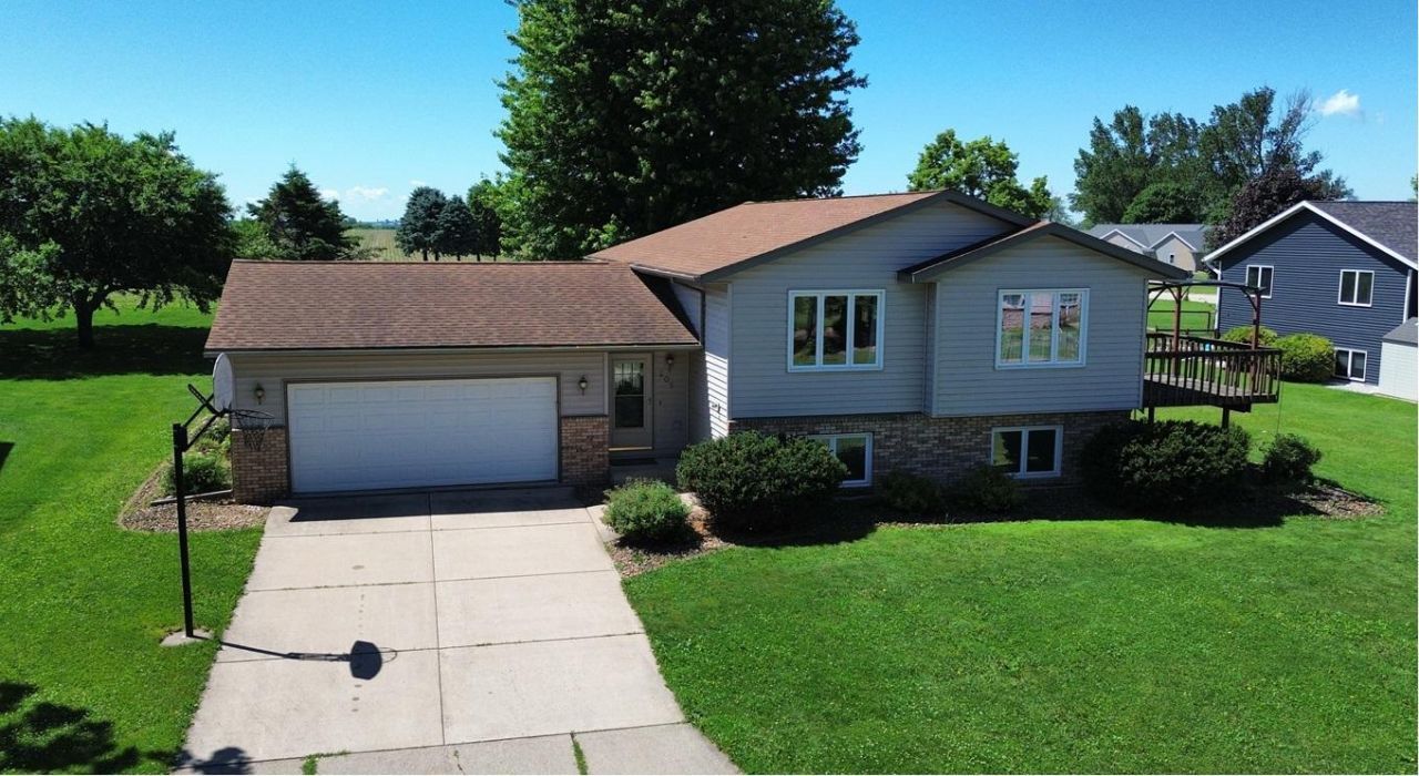 205 Benson Drive , Lewiston, MN 55952