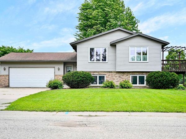 205 Benson Drive, Lewiston, MN 55952