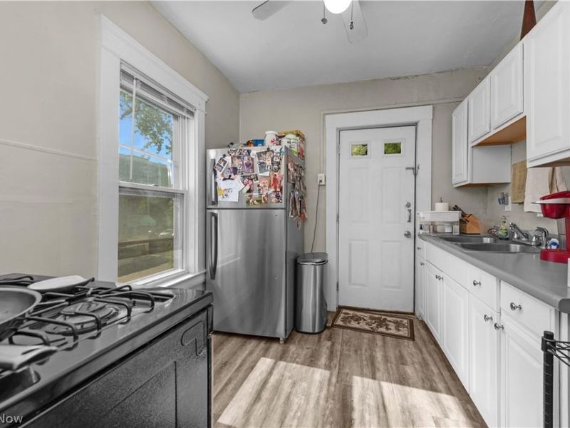 8005 Lake Avenue , Cleveland, OH 44102 Photo 23