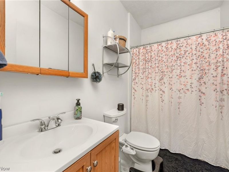 8005 Lake Avenue , Cleveland, OH 44102 Photo 26