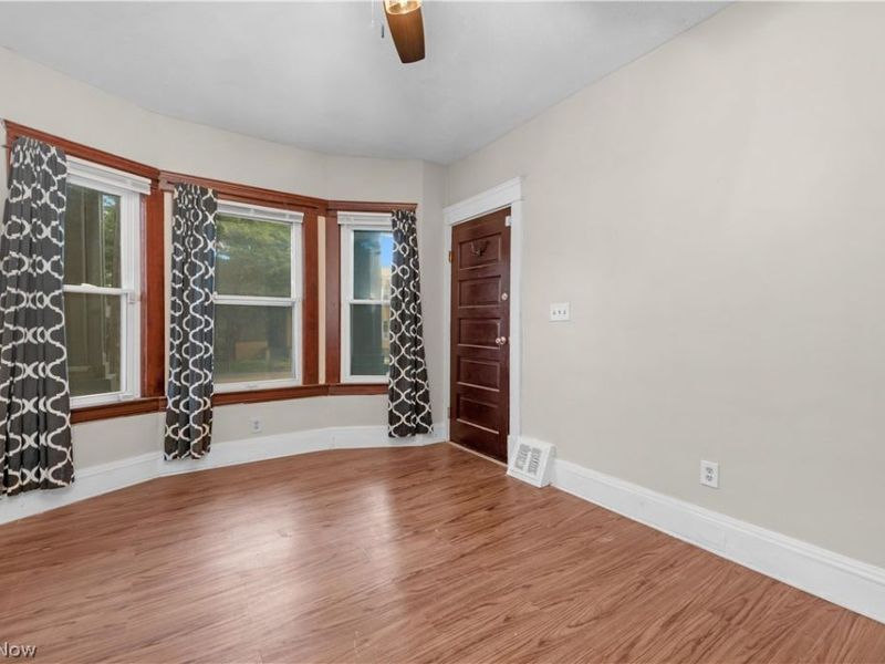 8005 Lake Avenue , Cleveland, OH 44102 Photo 3