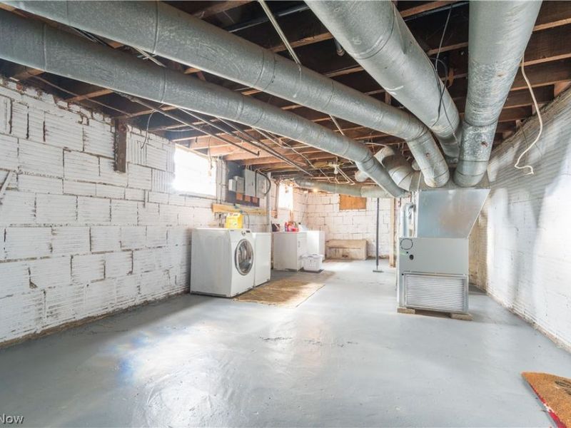 8005 Lake Avenue , Cleveland, OH 44102 Photo 32