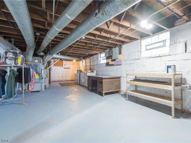 8005 Lake Avenue , Cleveland, OH 44102 Photo 33