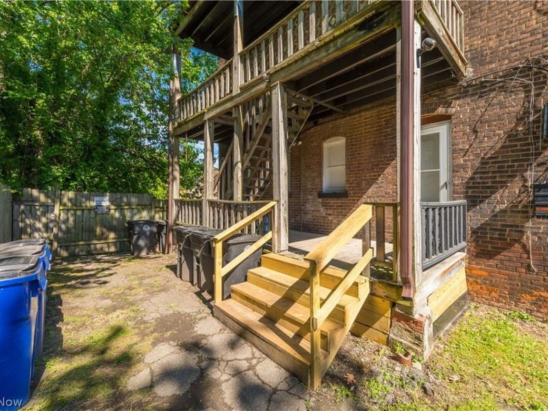 8005 Lake Avenue , Cleveland, OH 44102 Photo 35