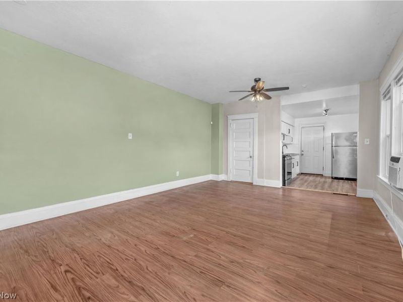 8005 Lake Avenue , Cleveland, OH 44102 Photo 6