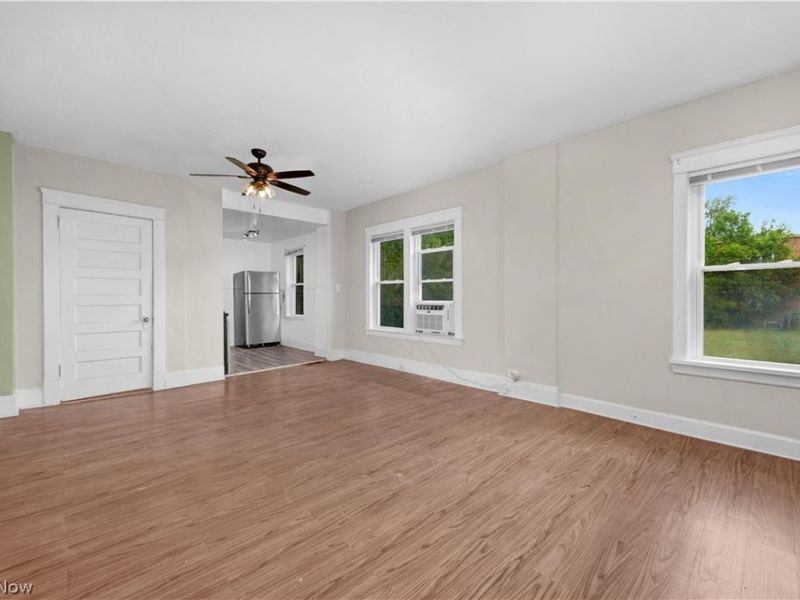 8005 Lake Avenue , Cleveland, OH 44102 Photo 7