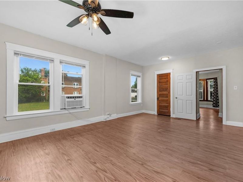 8005 Lake Avenue , Cleveland, OH 44102 Photo 8