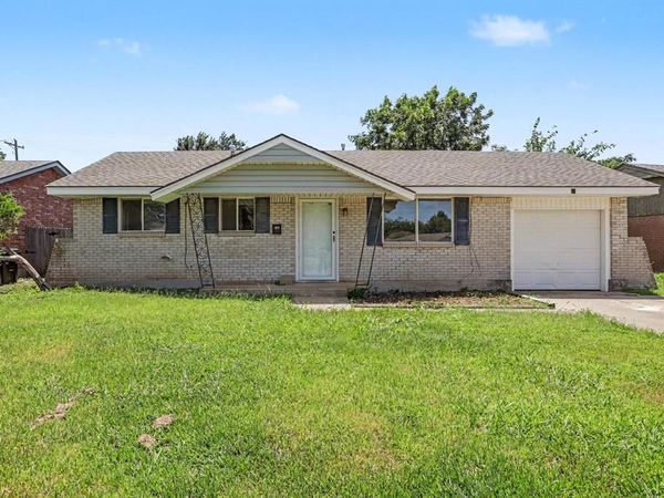 956 NW 6th Street, Moore, OK 73160