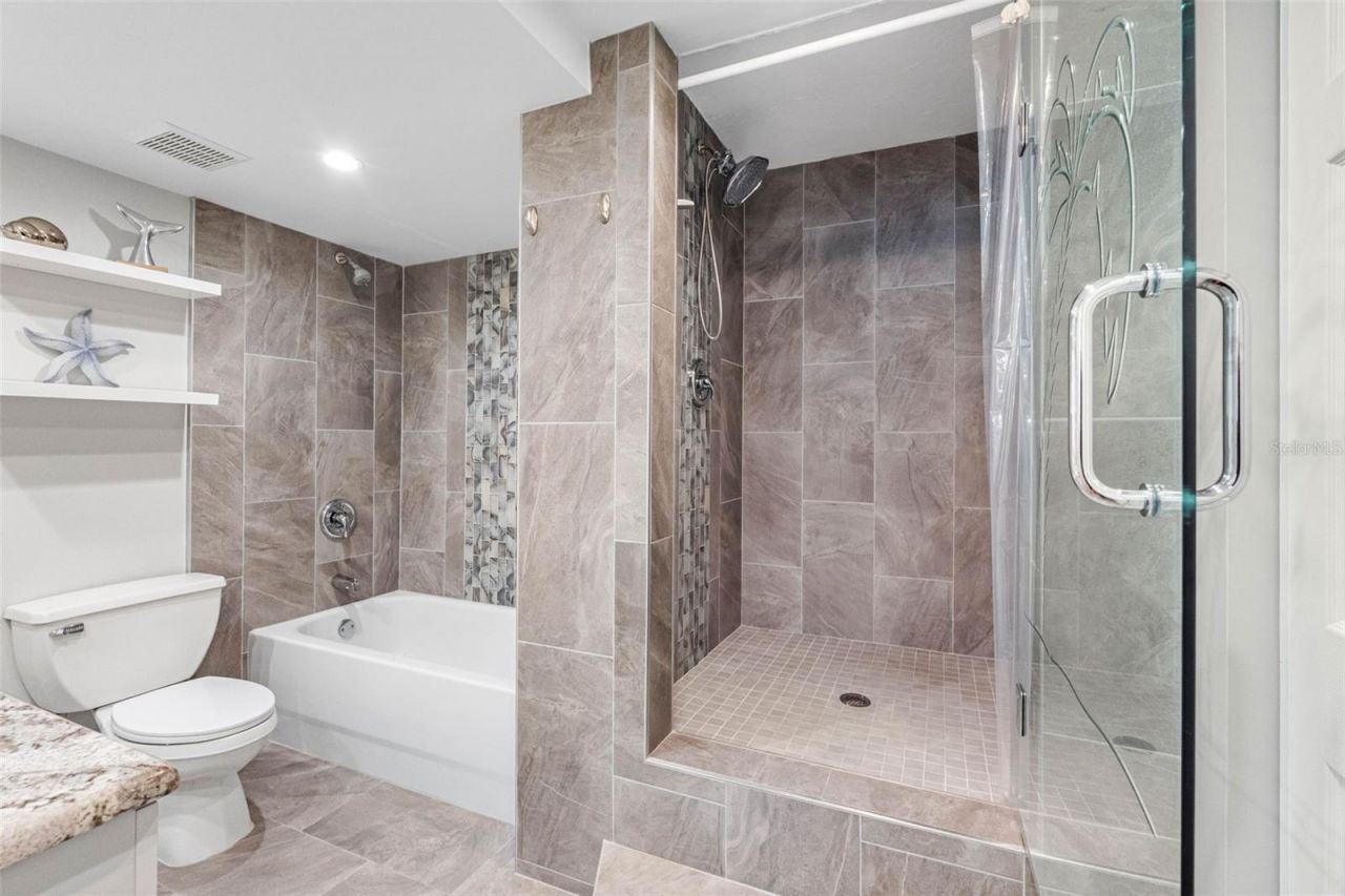 17920 Gulf Boulevard, Unit 302, Redington Shores, FL 33708 Photo