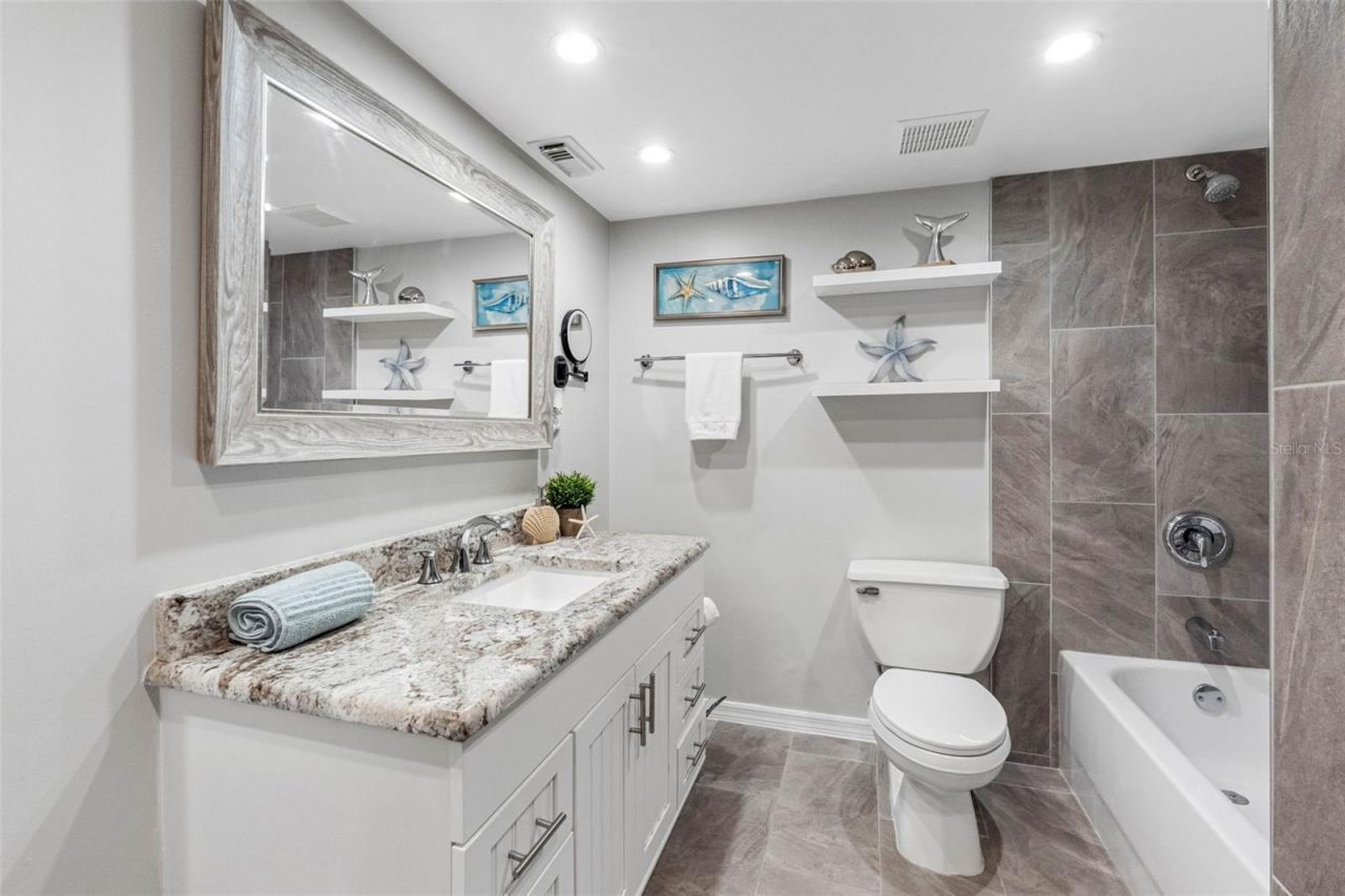 17920 Gulf Boulevard, Unit 302, Redington Shores, FL 33708 Photo