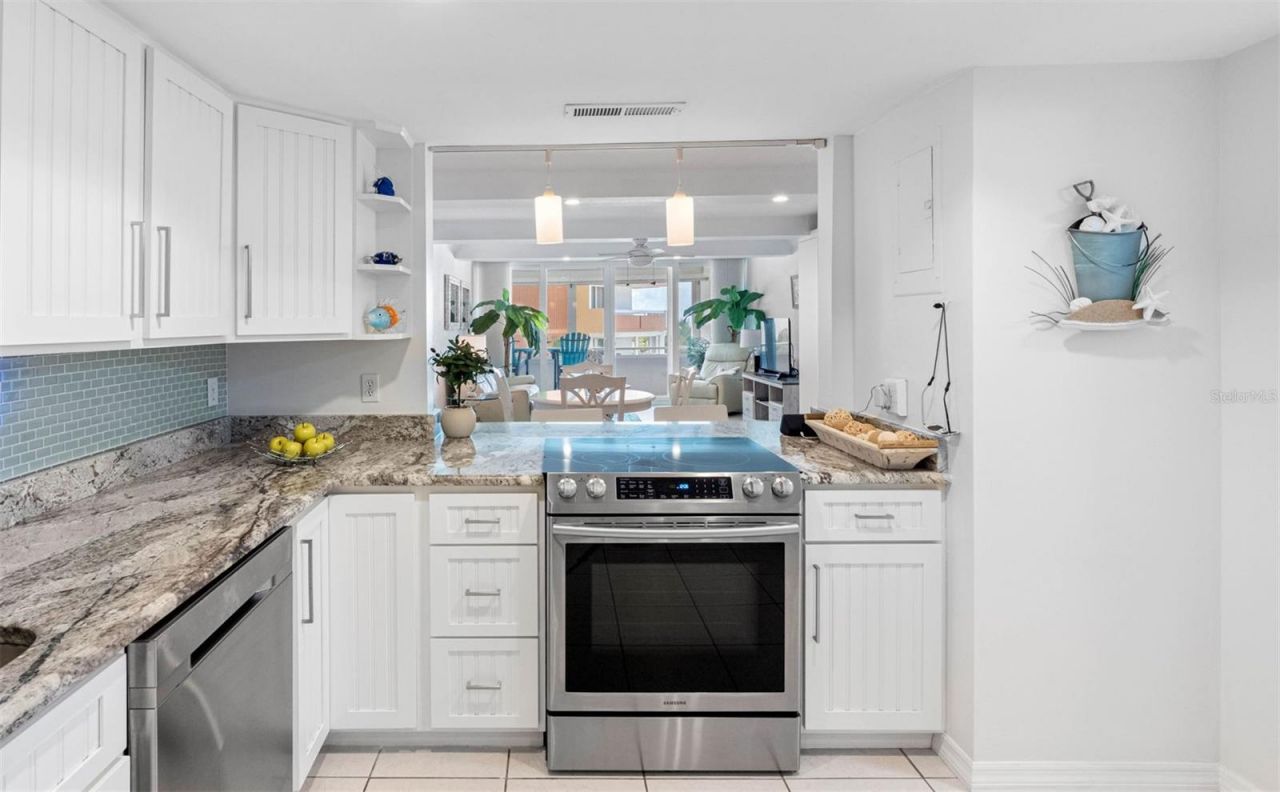 17920 Gulf Boulevard, Unit 302, Redington Shores, FL 33708 Photo
