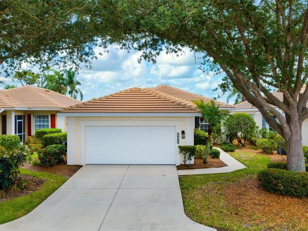 880 CHALMERS DRIVE, Unit 880, VENICE, FL 34293