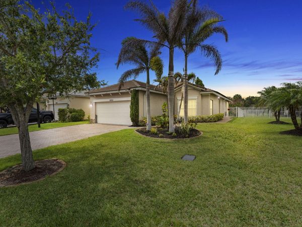 10932 SW Dunhill Court, Port St. Lucie, FL 34987