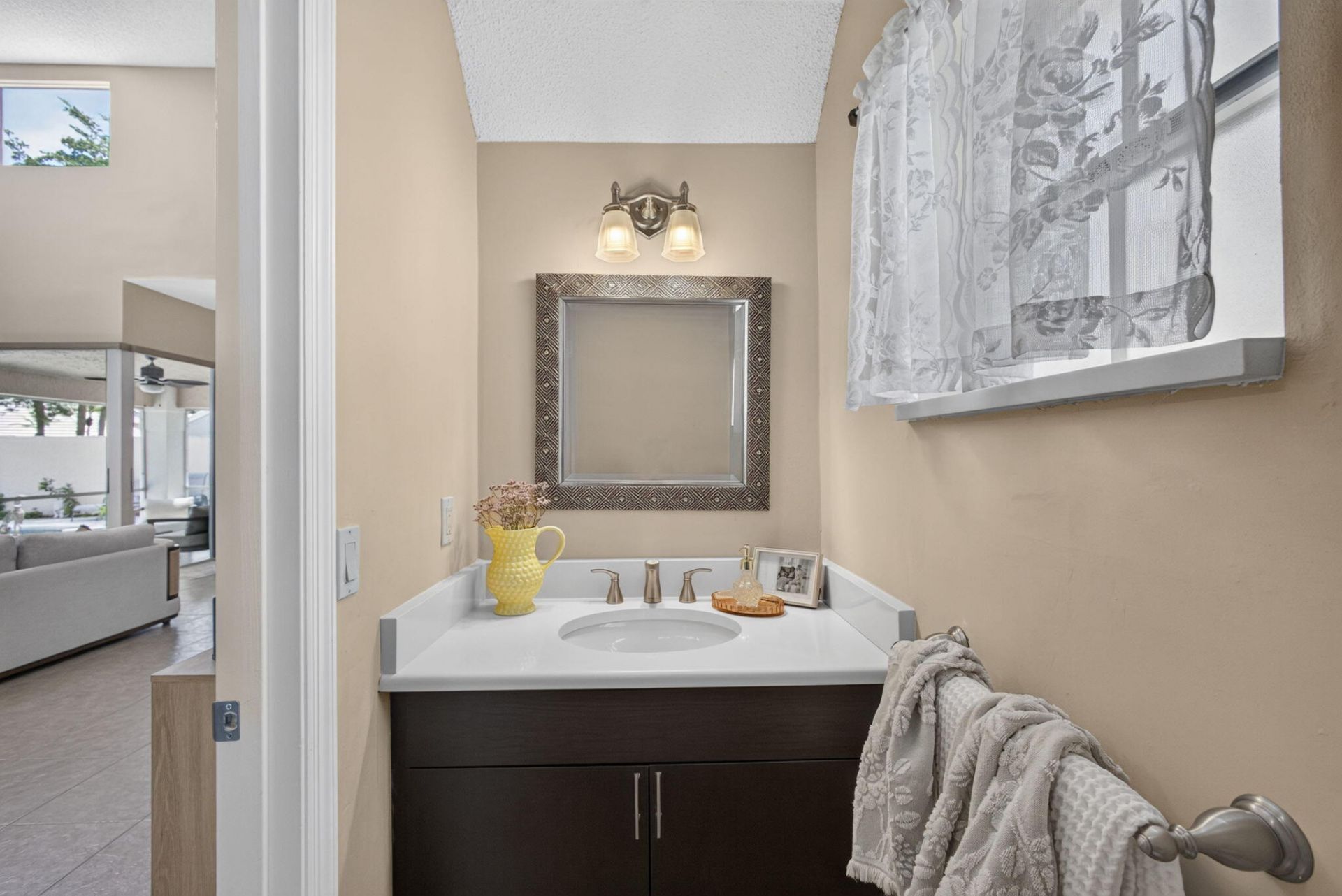 33 Selby Lane, Palm Beach Gardens, FL 33418 Photo