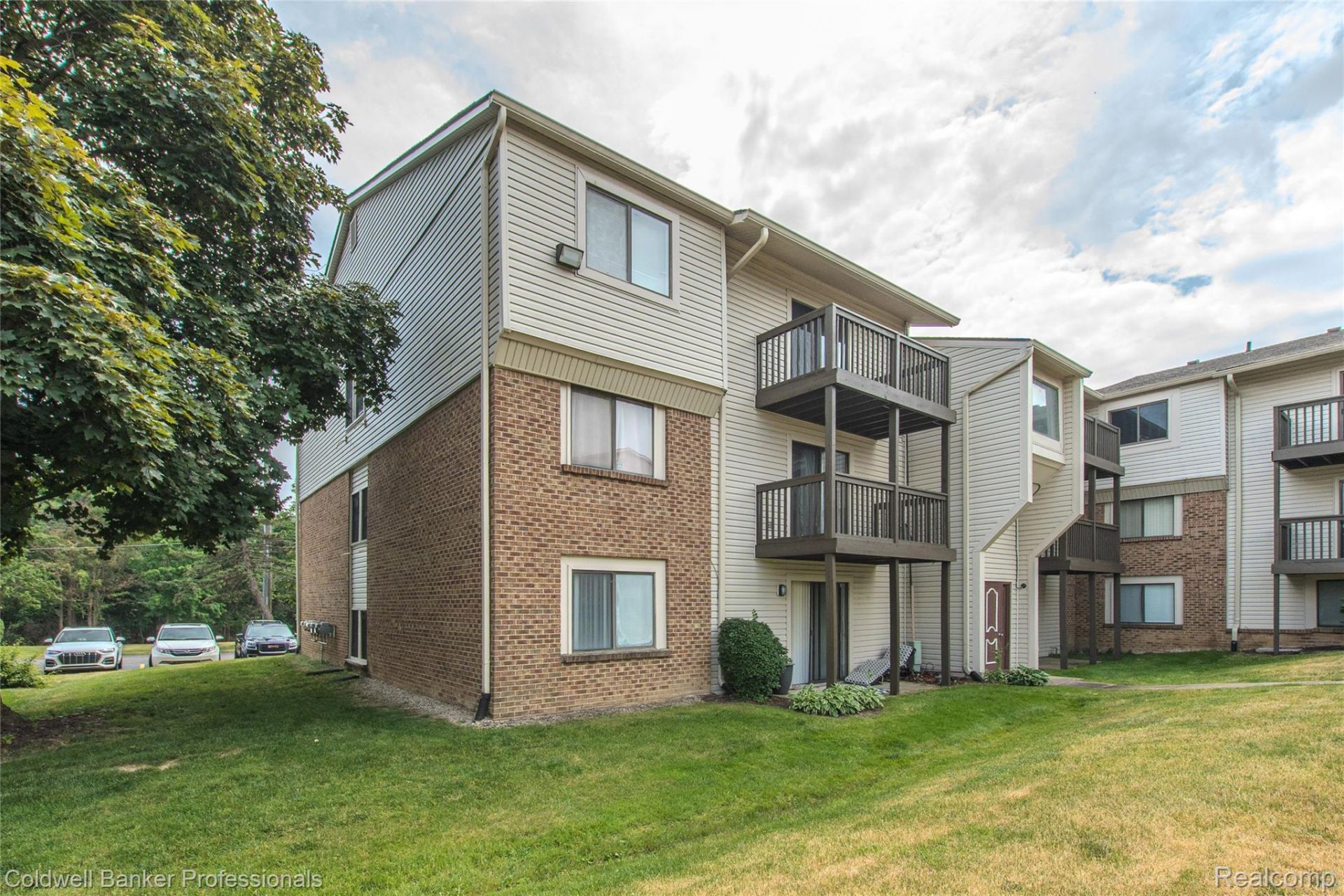 30078 W 12 Mile Rd, Unit 99, Farmington Hills, Mi 48334 Main Photo
