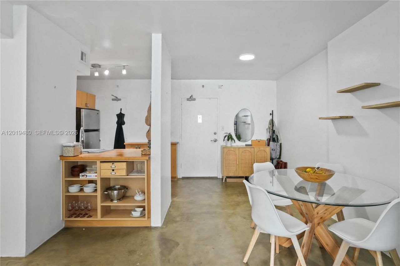 1200 West Ave, Unit 819, Miami Beach, FL 33139 Photo