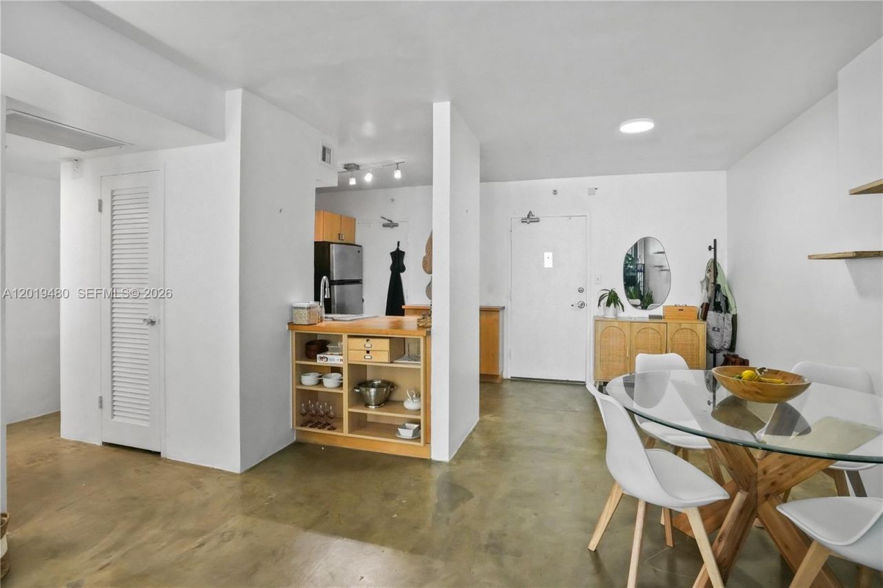1200 West Ave, Unit 819, Miami Beach, FL 33139 Photo