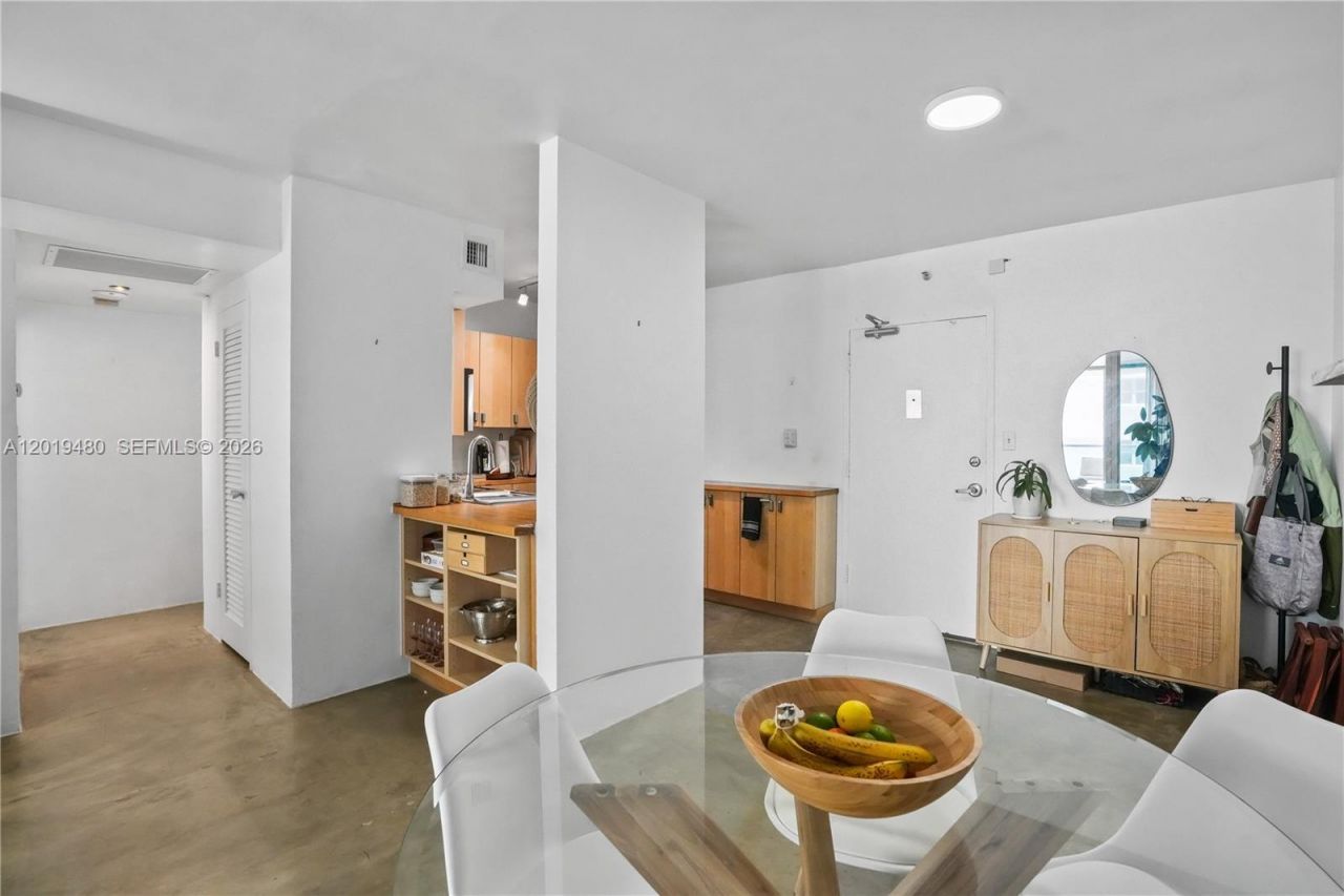 1200 West Ave, Unit 819, Miami Beach, FL 33139 Photo