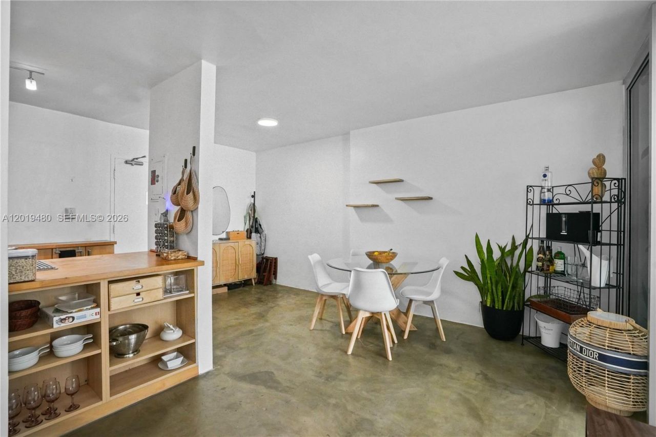 1200 West Ave, Unit 819, Miami Beach, FL 33139 Photo