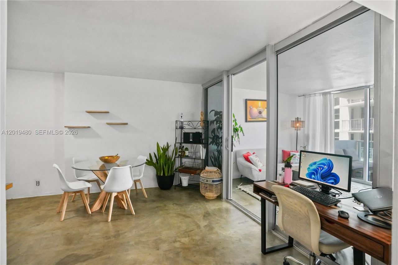 1200 West Ave, Unit 819, Miami Beach, FL 33139 Photo