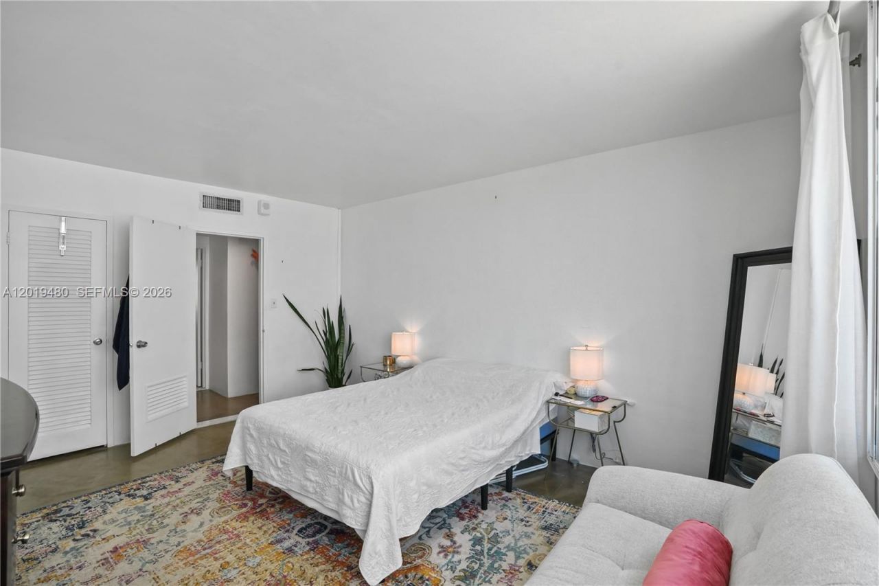 1200 West Ave, Unit 819, Miami Beach, FL 33139 Photo
