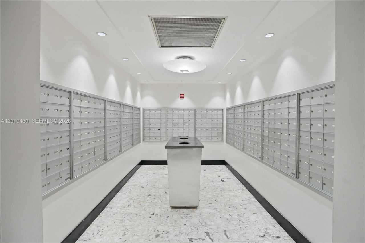 1200 West Ave, Unit 819, Miami Beach, FL 33139 Photo