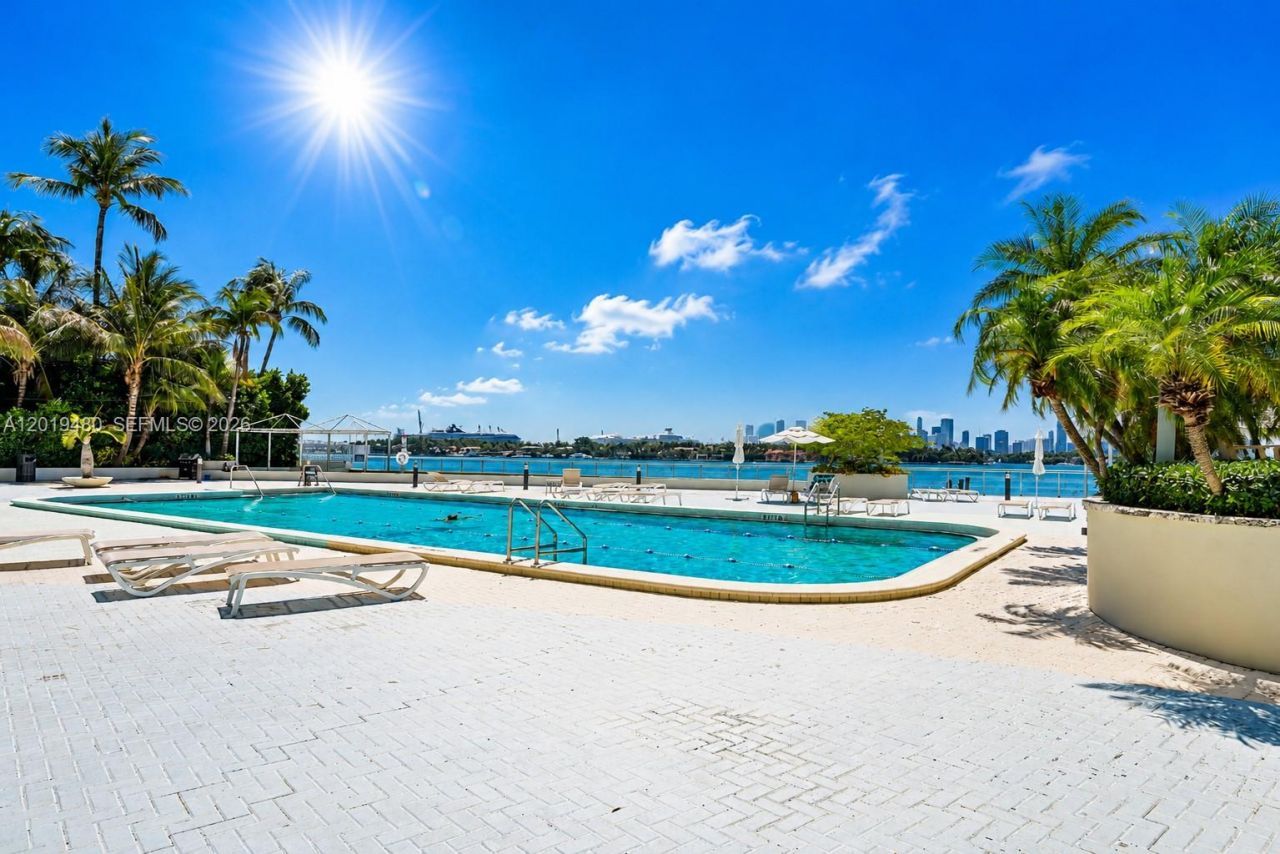 1200 West Ave, Unit 819, Miami Beach, FL 33139 Photo