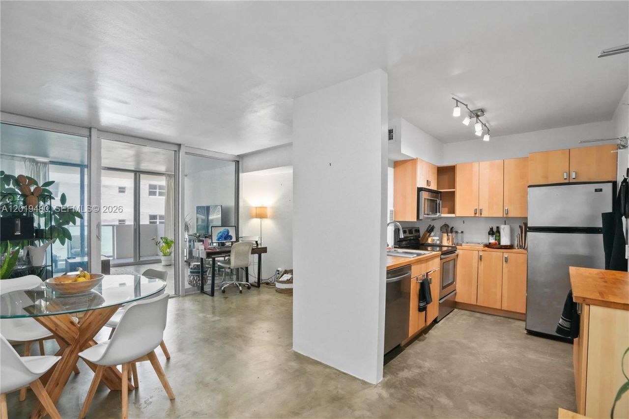 1200 West Ave, Unit 819, Miami Beach, FL 33139 Photo