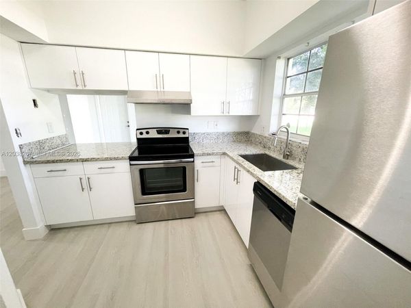 2421 NW 96th Ter , Unit 20I, Pembroke Pines, FL 33024