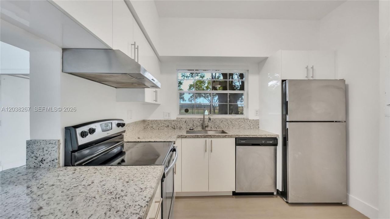 2421 NW 96th Ter, Unit 20I, Pembroke Pines, FL 33024 Photo