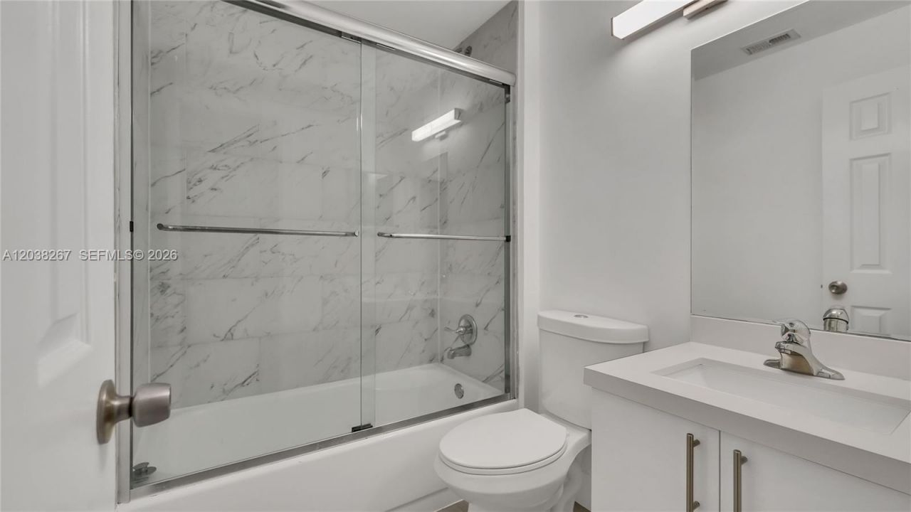 2421 NW 96th Ter, Unit 20I, Pembroke Pines, FL 33024 Photo