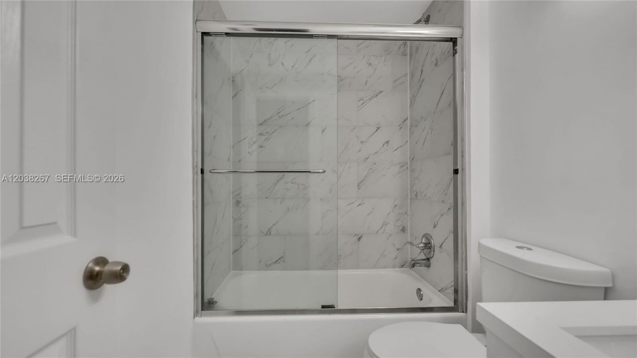 2421 NW 96th Ter, Unit 20I, Pembroke Pines, FL 33024 Photo