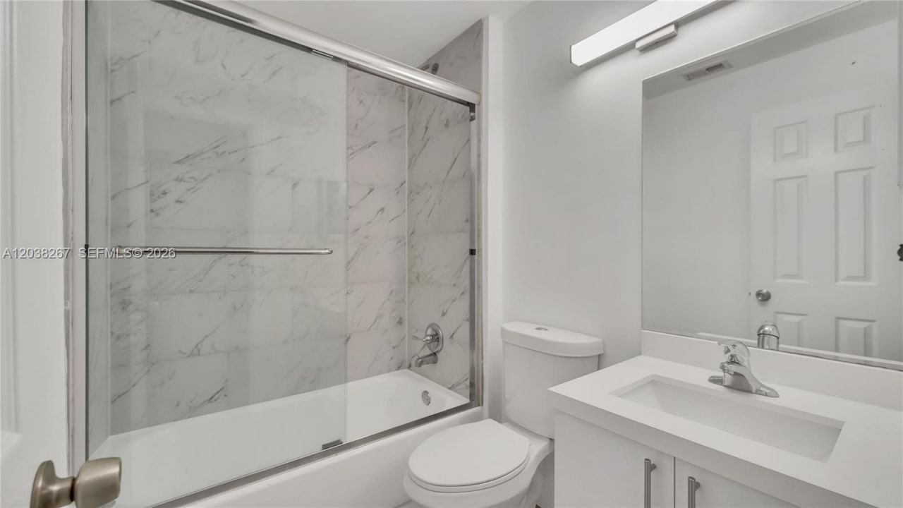 2421 NW 96th Ter, Unit 20I, Pembroke Pines, FL 33024 Photo