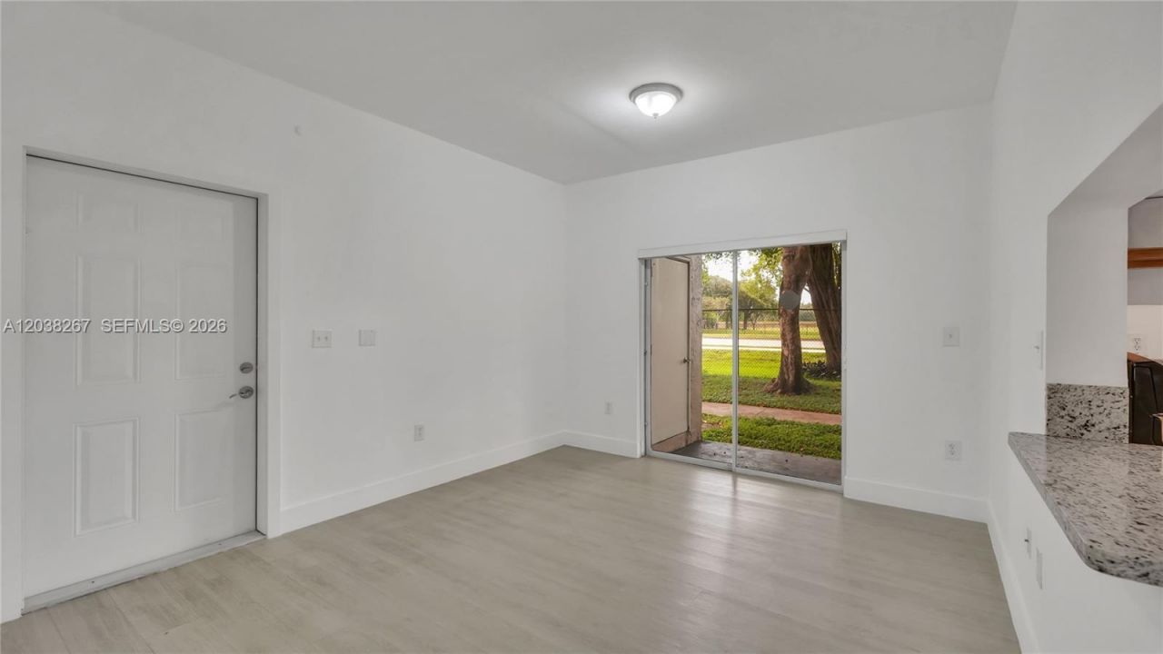 2421 NW 96th Ter, Unit 20I, Pembroke Pines, FL 33024 Photo