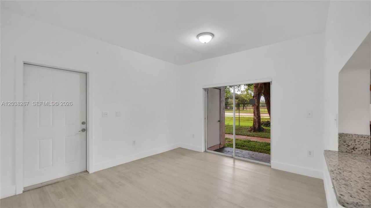 2421 NW 96th Ter, Unit 20I, Pembroke Pines, FL 33024 Photo