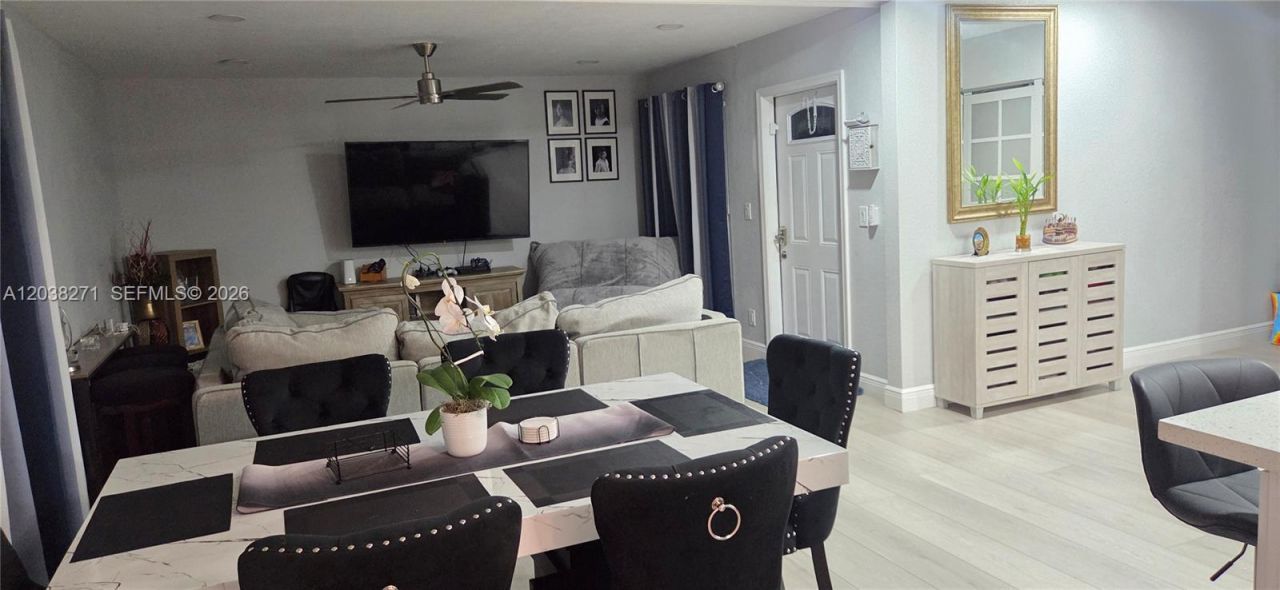 7907 NW 73rd Ave, Tamarac, FL 33321 Photo