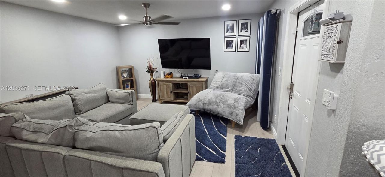 7907 NW 73rd Ave, Tamarac, FL 33321 Photo