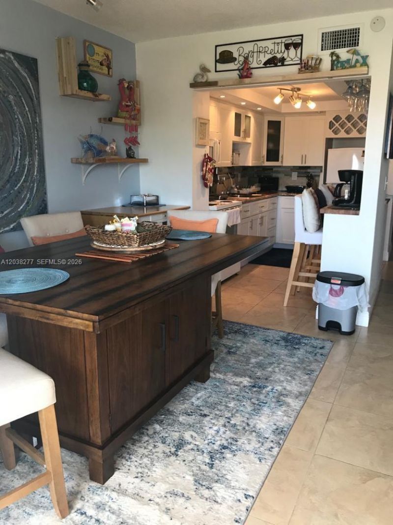 320 S Surf Rd , Unit 305, Hollywood, FL 33019 Photo