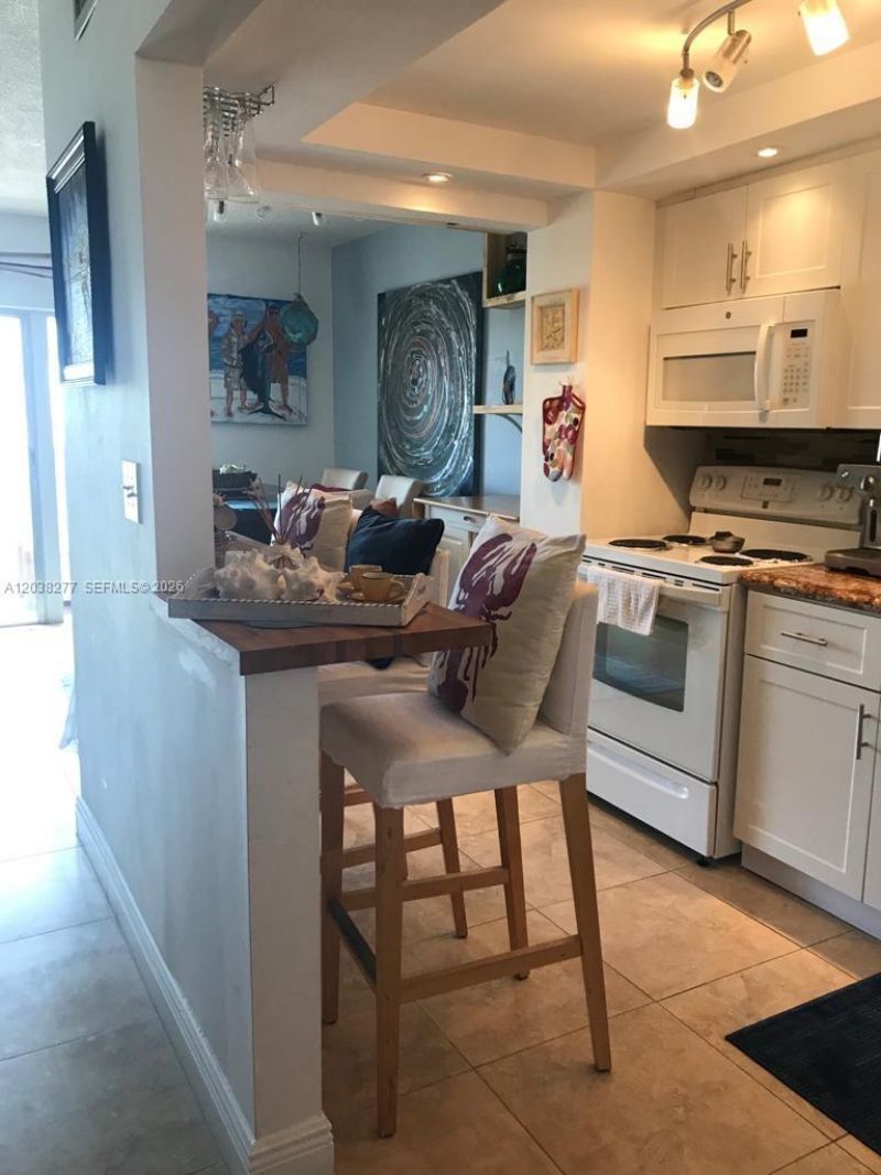 320 S Surf Rd , Unit 305, Hollywood, FL 33019 Photo
