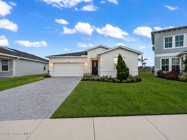 732 Veridian Circle NW, Palm Bay, FL 32907