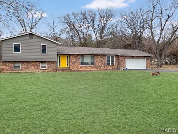 5967 Town And Country Lane, House Springs, MO 63051