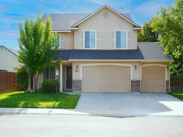 883 N Oxwich Ave, Meridian, ID 83642