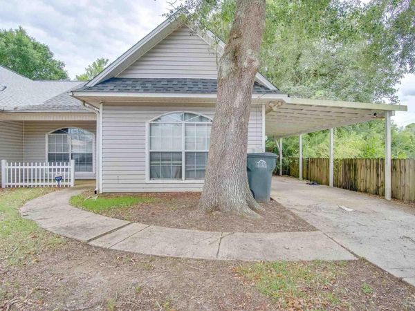 2707 Tupelo Ave, Pensacola, FL 32526
