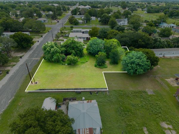 712 South ST, Schulenburg, TX 78956