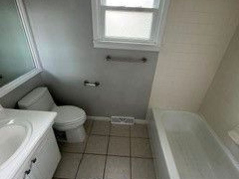 7526 Holly Drive, Mentor on the Lake, OH 44060 Photo 9