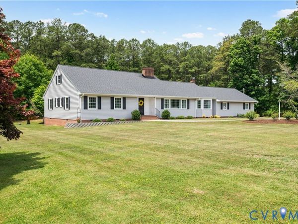 540 West Main Street , Wakefield, VA 23883