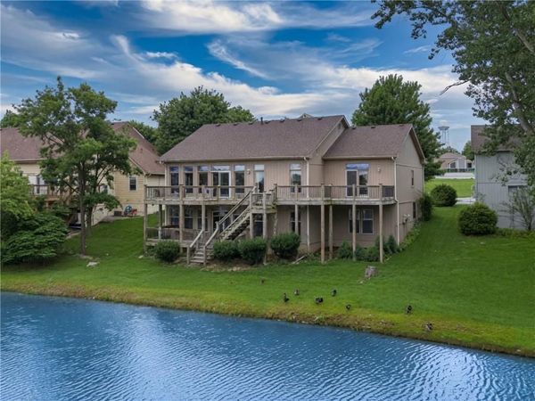 7809 N Revere Drive, Kansas City, MO 64151