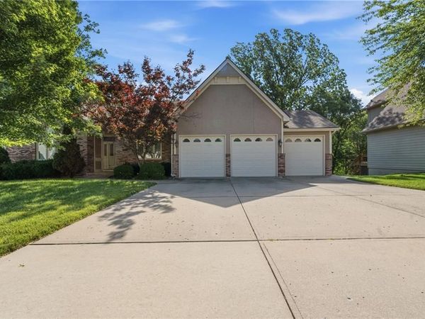 7809 N Revere Drive, Kansas City, MO 64151