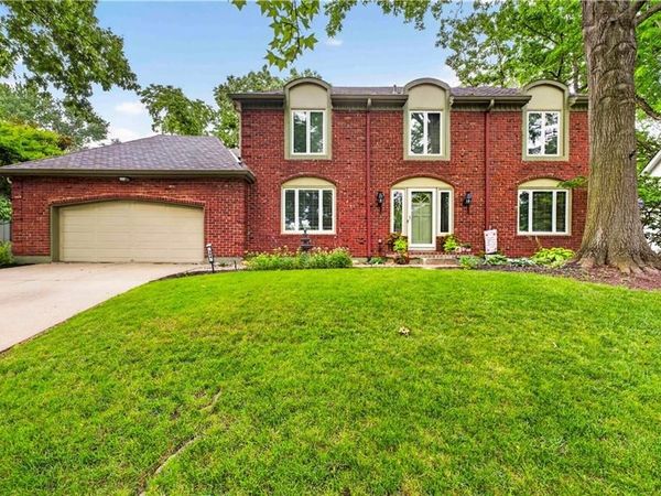 304 NW Aspen Street, Lee's Summit, MO 64064