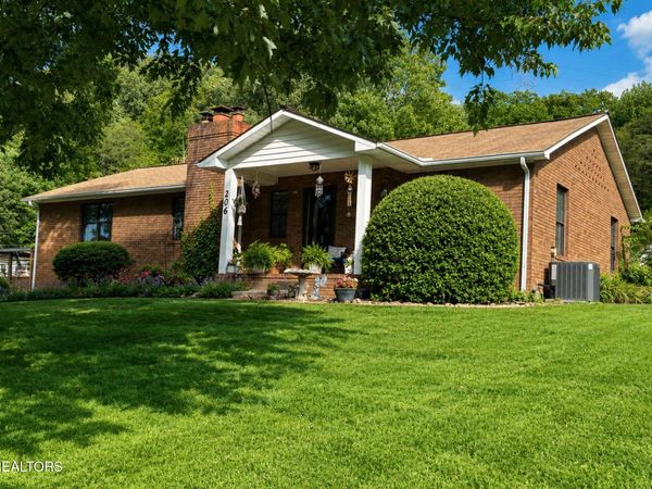 206 E Brushy Valley Drive, Powell, TN 37849